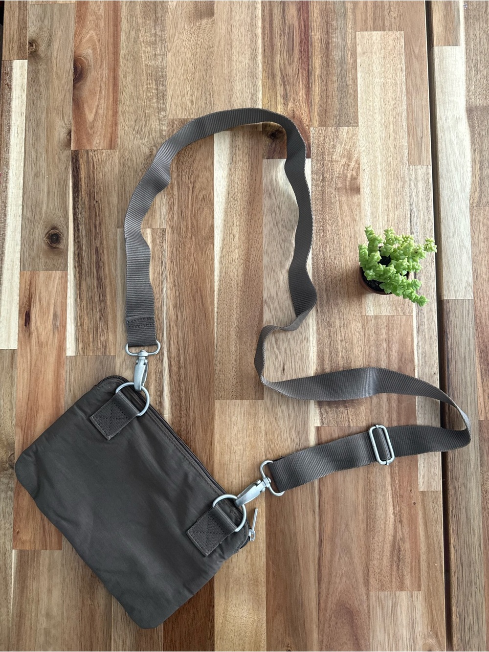 Y2K crossbody bag Baggalini Brown Nylon with adjustable strap